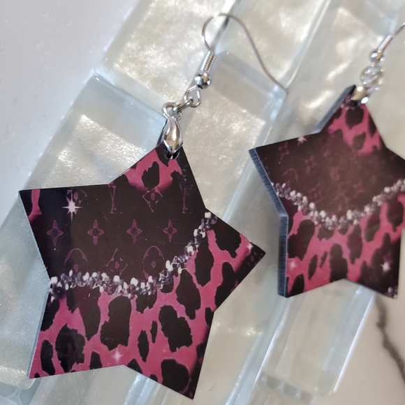 Pink Star Shaped Earrings - Picture 4 of 11